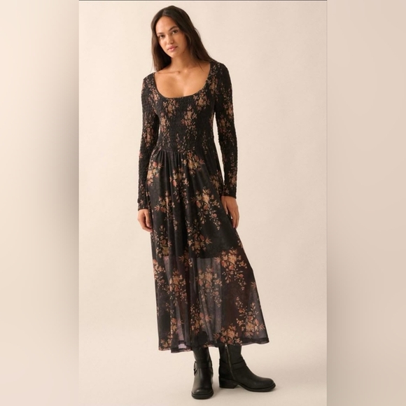 Promesa Dresses & Skirts - Promesa Chasing Wildflowers Smocked Floral Maxi Dress